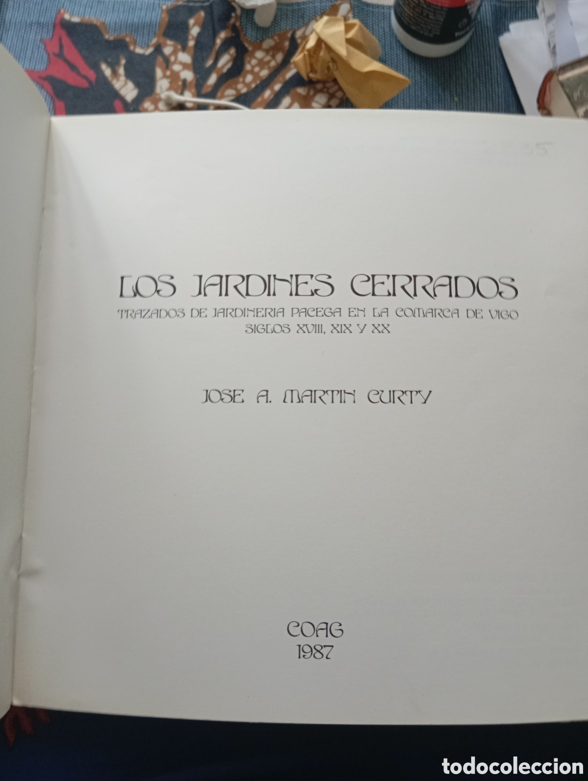 Libros de segunda mano: Los Jardines Cerrados - Foto 2