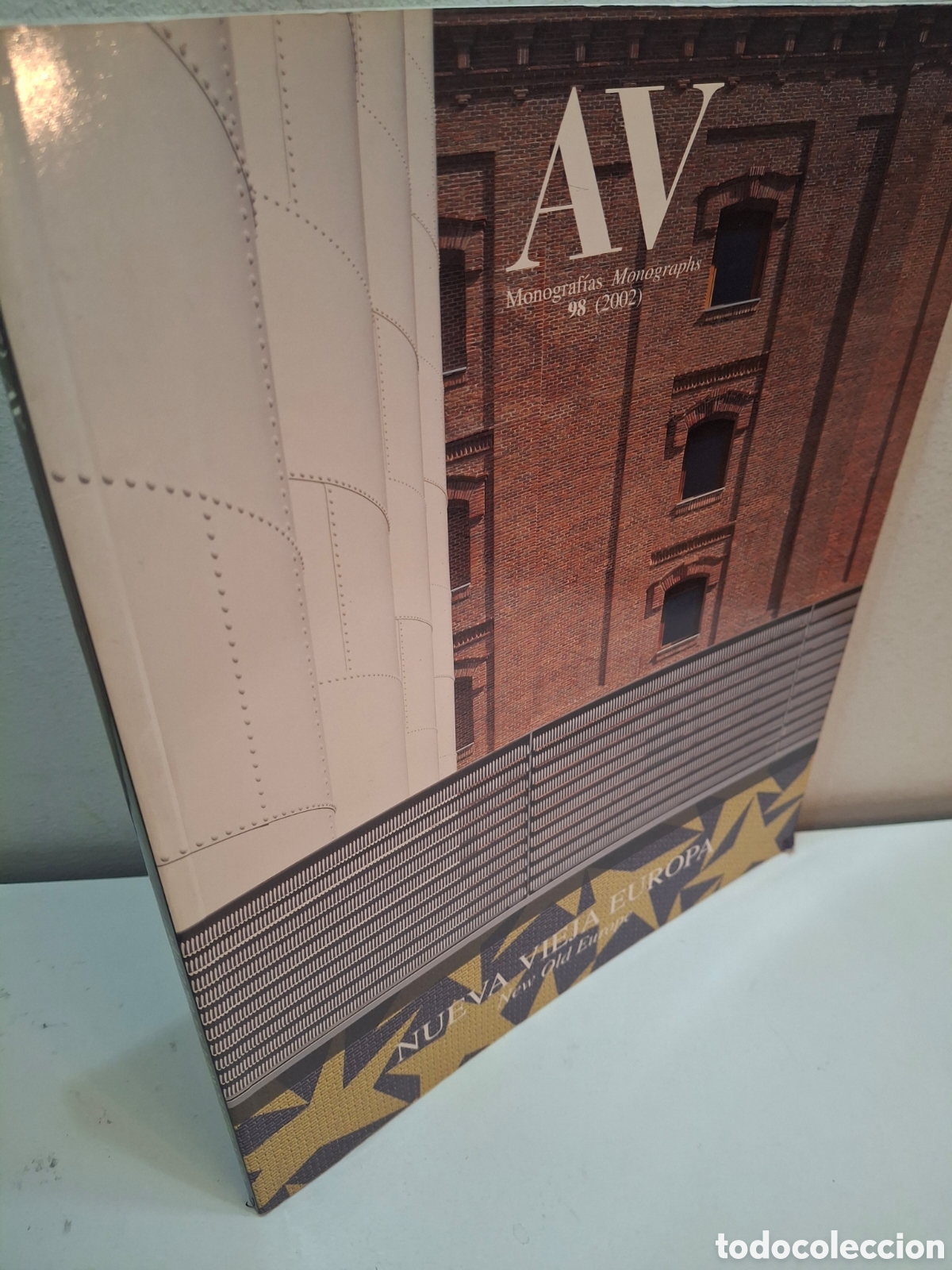 Libros de segunda mano: AV MONOGRAF&Iacute;AS N&ordm; 98, NUEVA VIEJA EUROPA, ARQUITECTURA / ARCHITECTURE, 2002