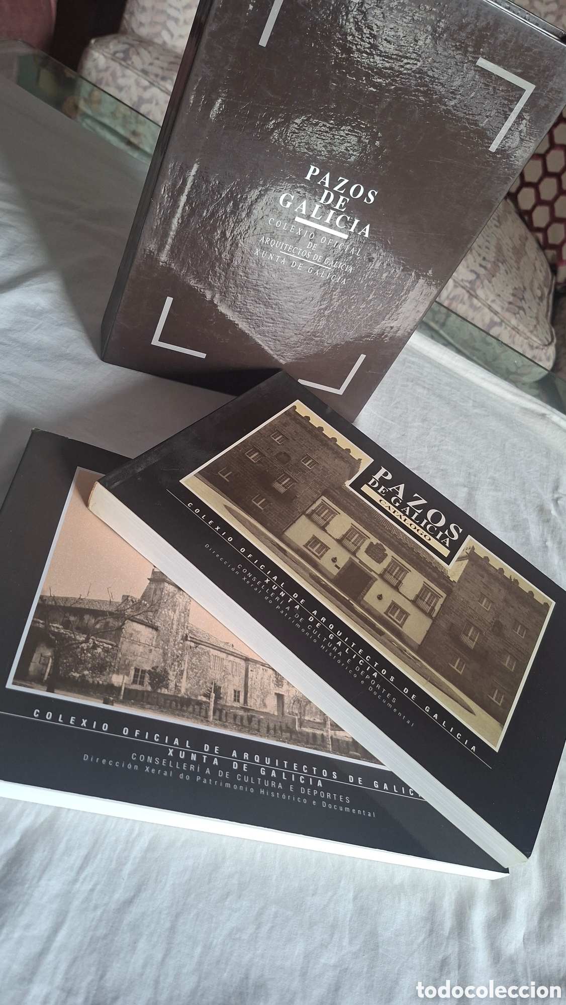 Libros de segunda mano: PAZOS DE GALICIA. 2 tomos. Colegio Oficial de Arquitectos de Galicia. Xunta de Galicia. 1989.