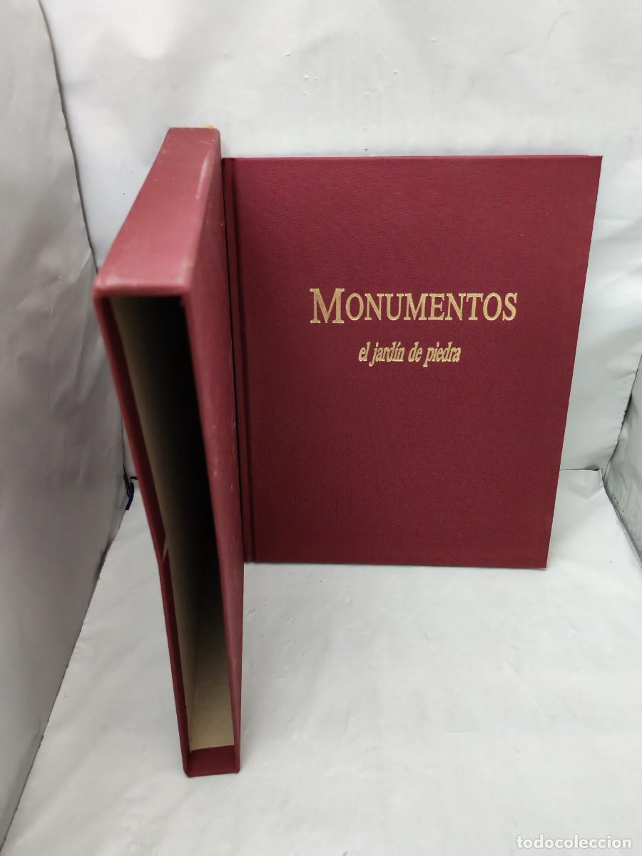 Livres d'occasion: Monumentos: El jard&iacute;n de piedra (Edici&oacute;n numerada de 5000 ejemplares, tapa dura, Obra en estuche)