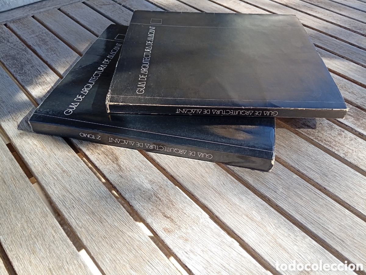 Libros de segunda mano: GUIA DE ARQUITECTURA DE ALACANT (TOMOS 1 y 2)