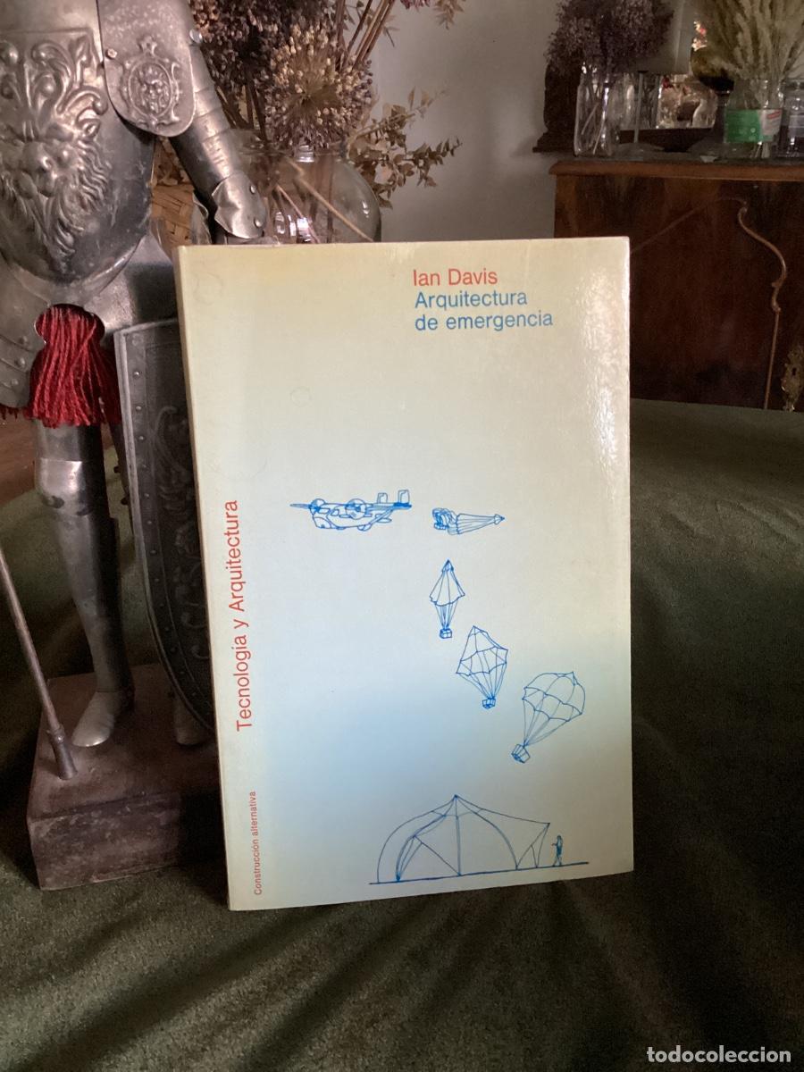 Libros de segunda mano: IAN DAVIS: ARQUITECTURA EMERGENCIA. GUSTAVO GILI, 1980.