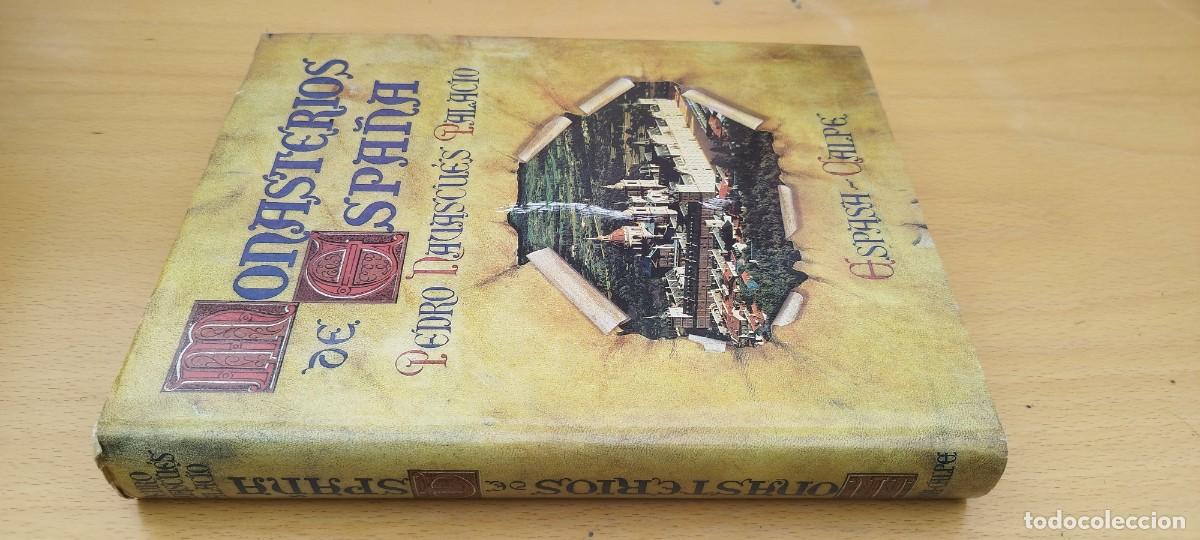 Libros de segunda mano: MONASTERIOS DE ESPA&Ntilde;A / PEDRO NASVASCUES / KARA 01 / ESPASA CALPE