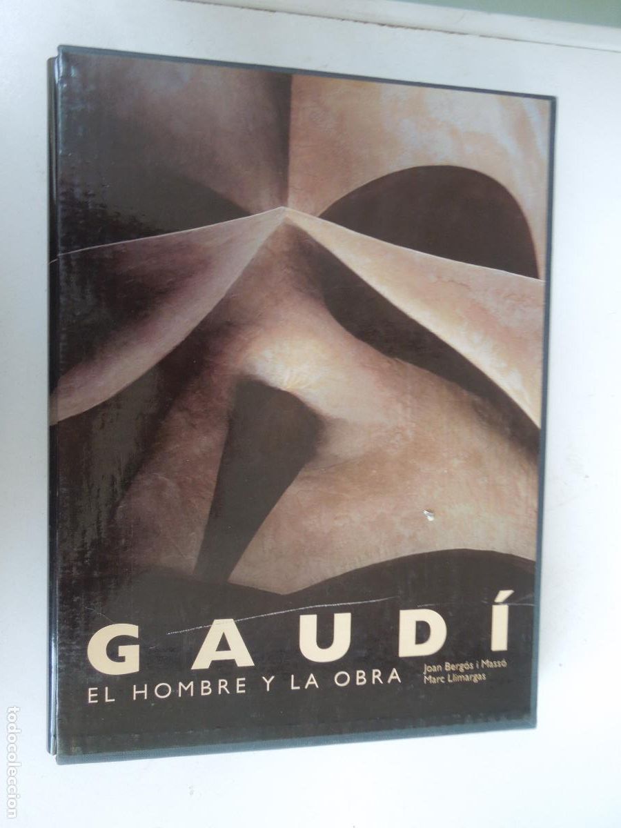 Libros de segunda mano: GAUDI , EL HOMBRE Y LA OBRA - JOAN BERG&Oacute;S I MASS&Oacute; . MARC LLIMARGAS - LUNWERG - CON CARPETA