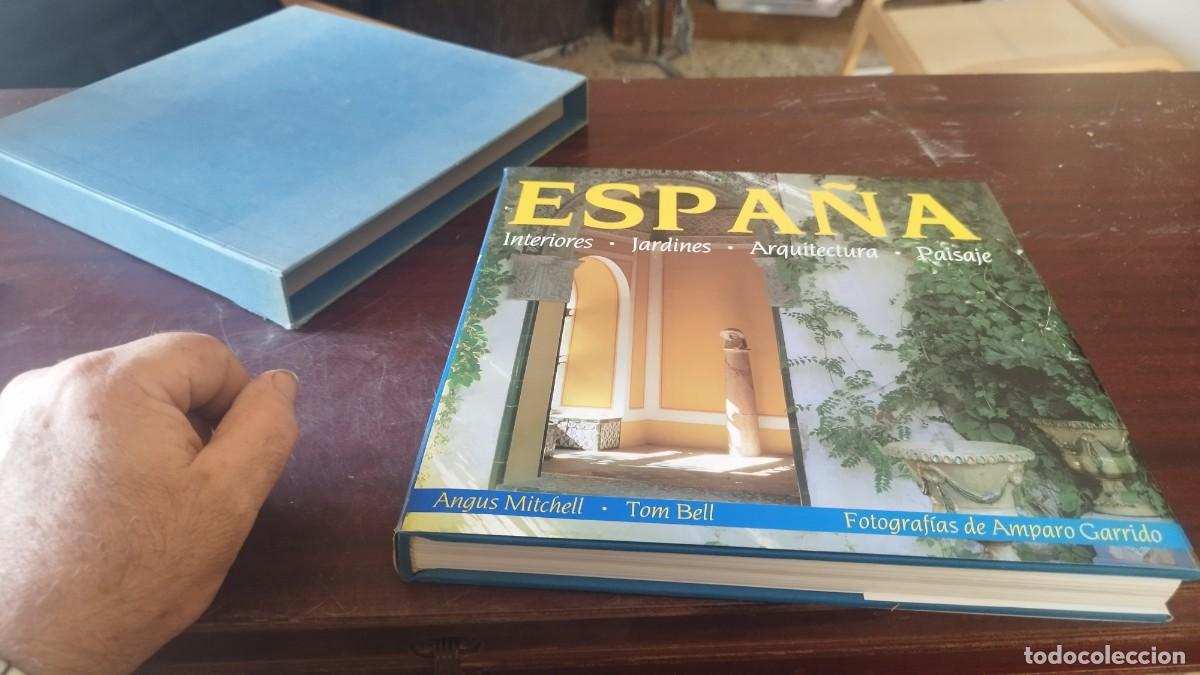 Libros de segunda mano: ESPA&Ntilde;A INTERIORES JARDINES ARQUITECTURA PAISAJES / MITCHELL-BELL-GARRIDO / CJA 608