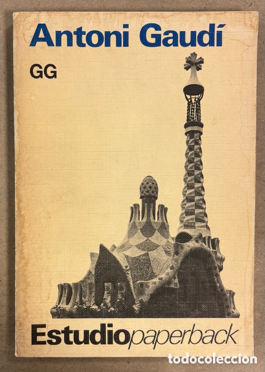 Libros de segunda mano: ANTONI GAUD&Iacute;. ESTUDIO PAPERBACK. XAVIER G&Uuml;ELL. EDITORIAL GUSTAVO GILI 1986.