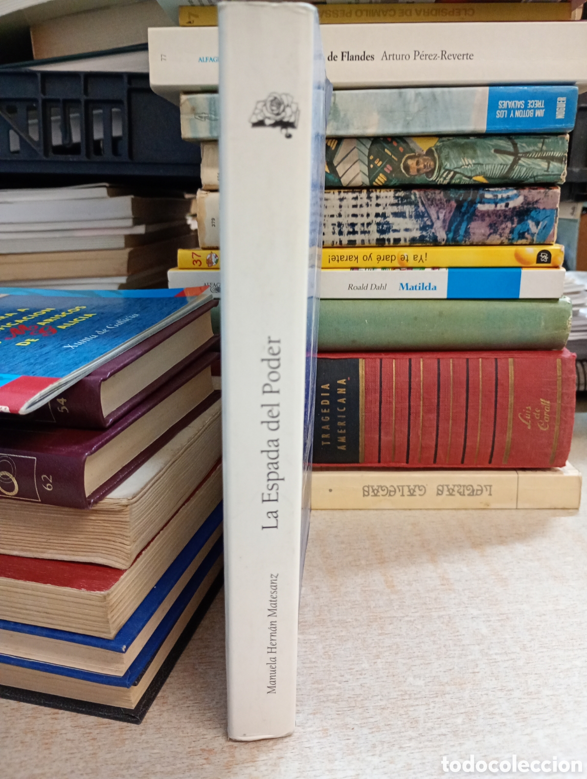 Libros de segunda mano: La Espada del Poder. Dedicado, Manuela Hern&aacute;n Matesanz - Foto 2