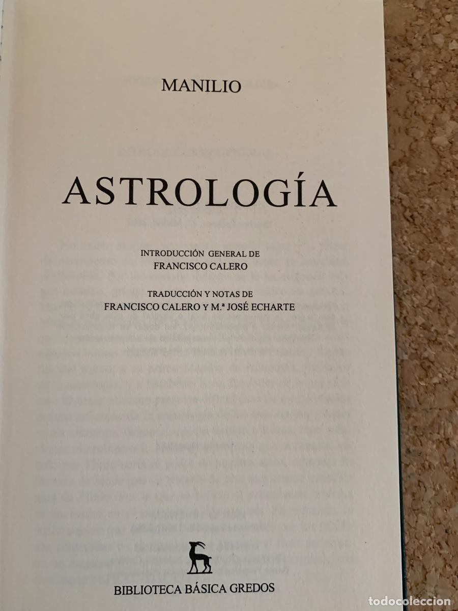 Libros de segunda mano: Astrolog&iacute;a de Manilio (Bols 49) - Foto 2