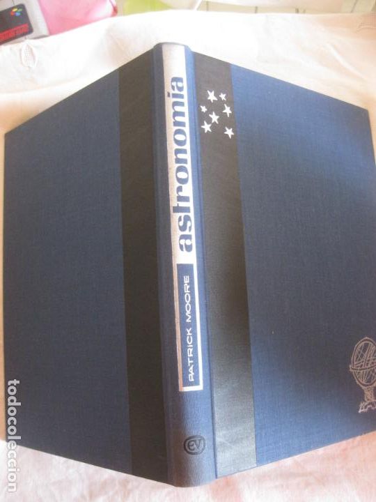 Libros de segunda mano: ASTRONOMIA. PATRICK MOORE. EDITORIAL VERGARA 1963. - Foto 1