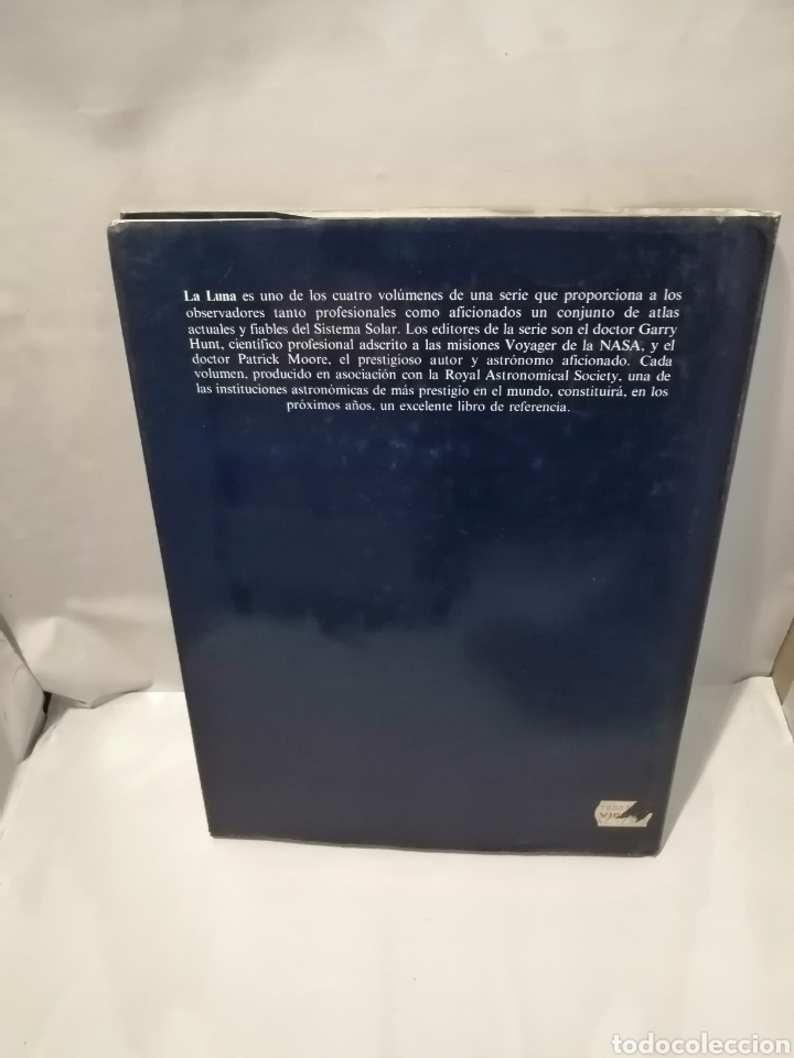 Libros de segunda mano: LA LUNA (PRIMERA EDICI&Oacute;N) - Foto 2