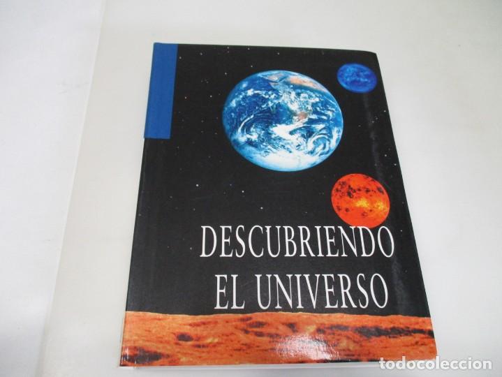 Libros de segunda mano: DESCUBRIENDO EL UNIVERSO W6418 - Foto 1