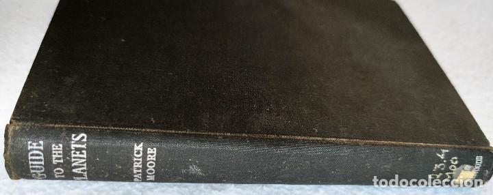 Libros de segunda mano: Guide to the planets - Patrick Moore, 1955 - Foto 3