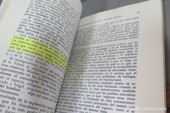 Libros de segunda mano: CONTACTO EN EL COSMOS. SAGAN - Foto 2