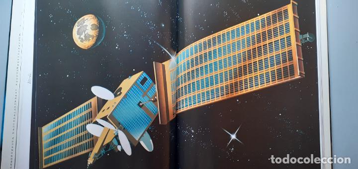 Libros de segunda mano: enciclopedia ilustrada de los satelites artificiales - Foto 5