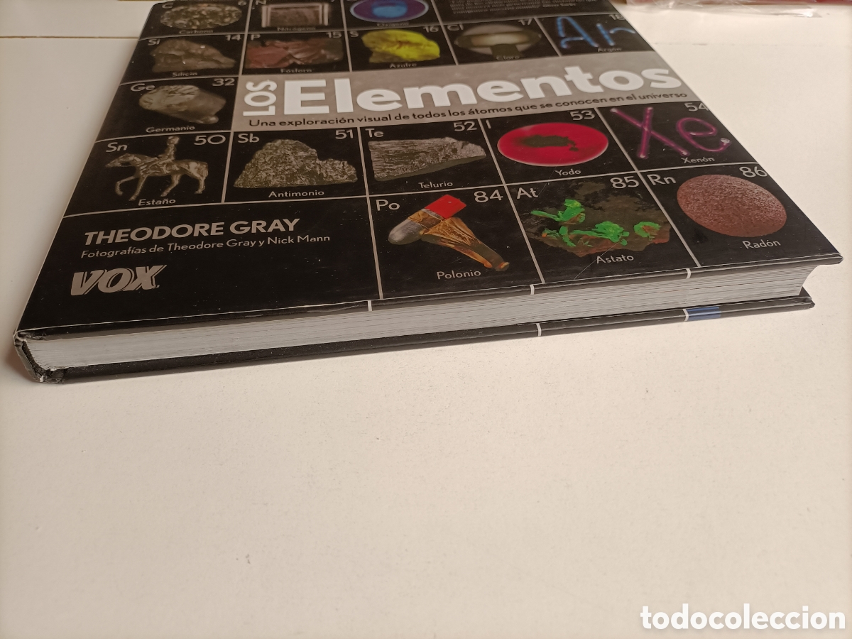 Libros de segunda mano: Los elementos. Una exploraci&oacute;n visual de todos los &aacute;tomos que se conocen en el universo - Foto 4