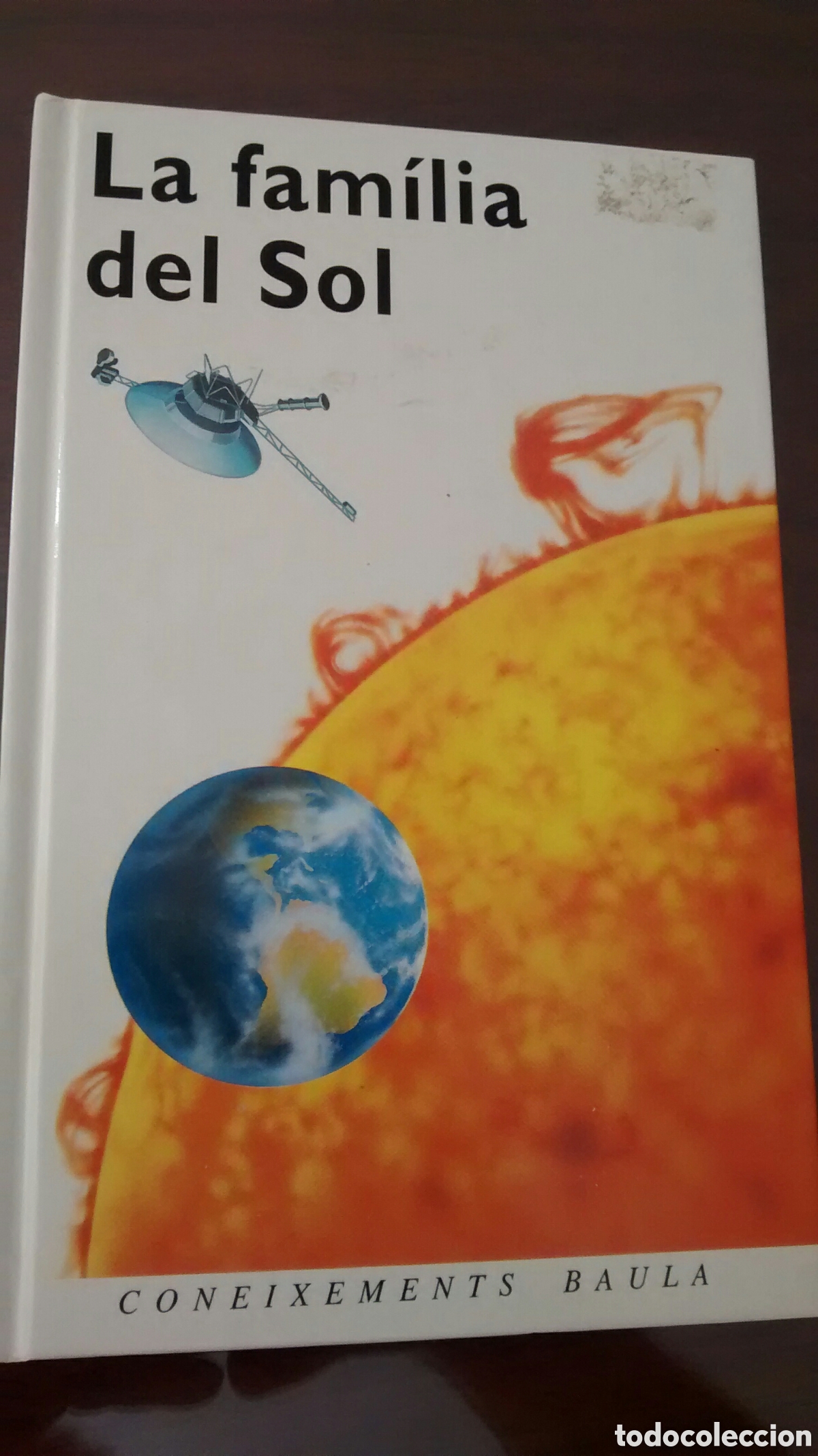 Libros de segunda mano: LA FAMILIA DEL SOL (BAULA) - Foto 1