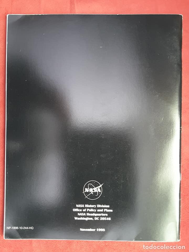 Libros de segunda mano: Together in Orbit. John M. Logsdon - Foto 2
