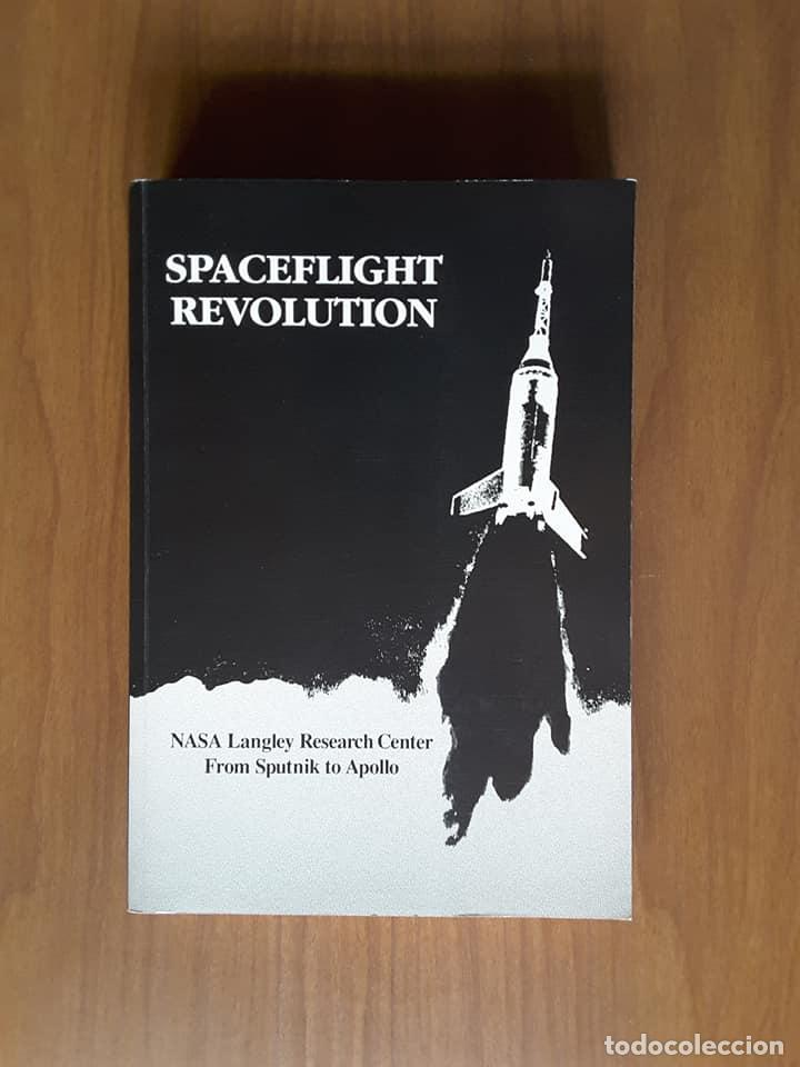 Libros de segunda mano: Spaceflight Revolution. James R. Hansen - Foto 1