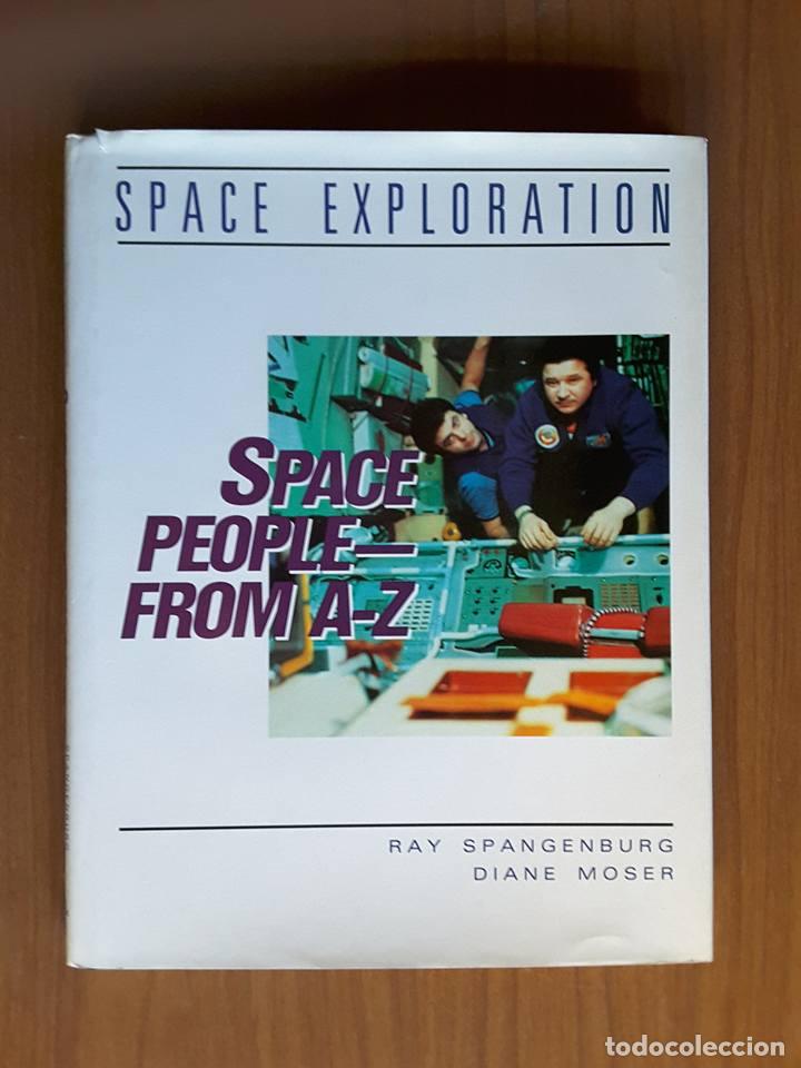 Libros de segunda mano: Space People from A-Z. Spangenburg & Moser - Foto 1