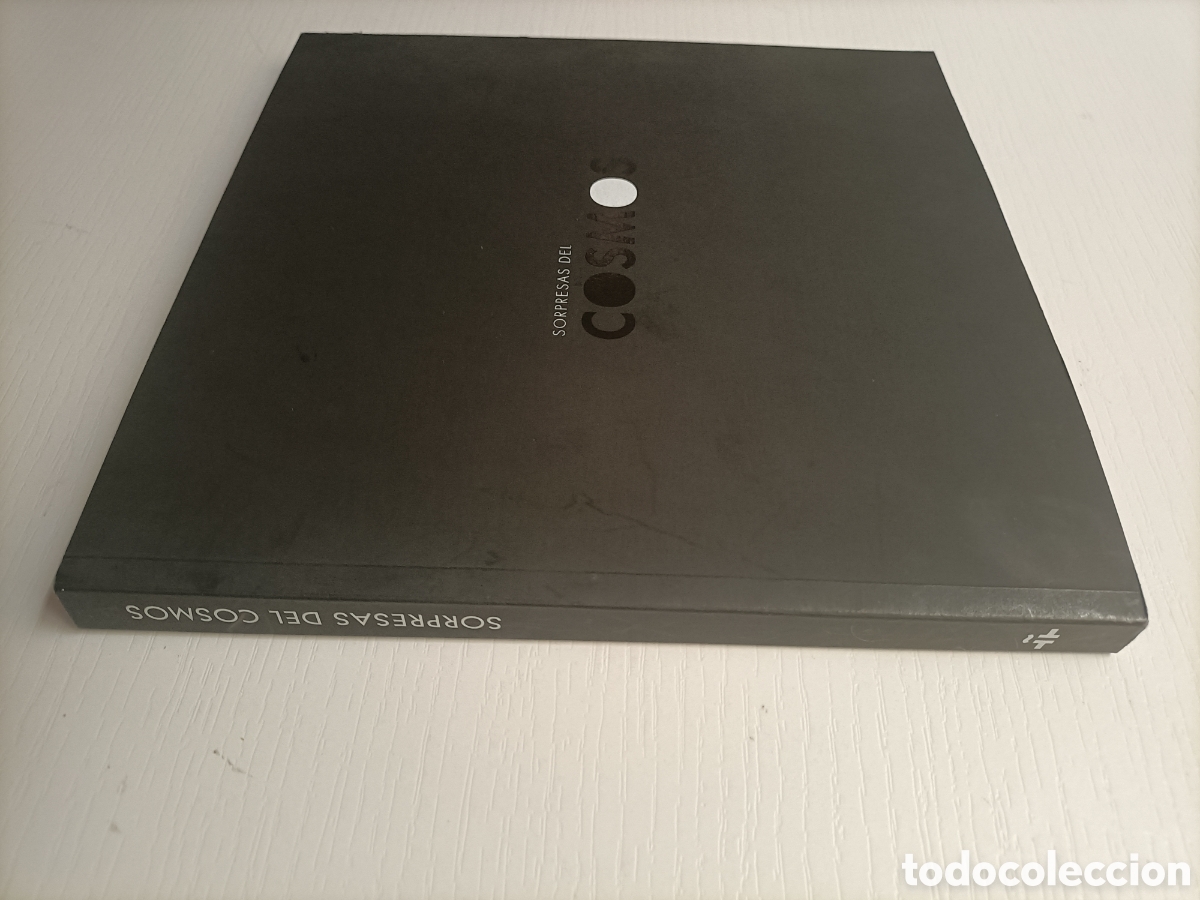 Libros de segunda mano: Sorpresas del cosmos. Cat&aacute;logo exposici&oacute;n - Foto 1