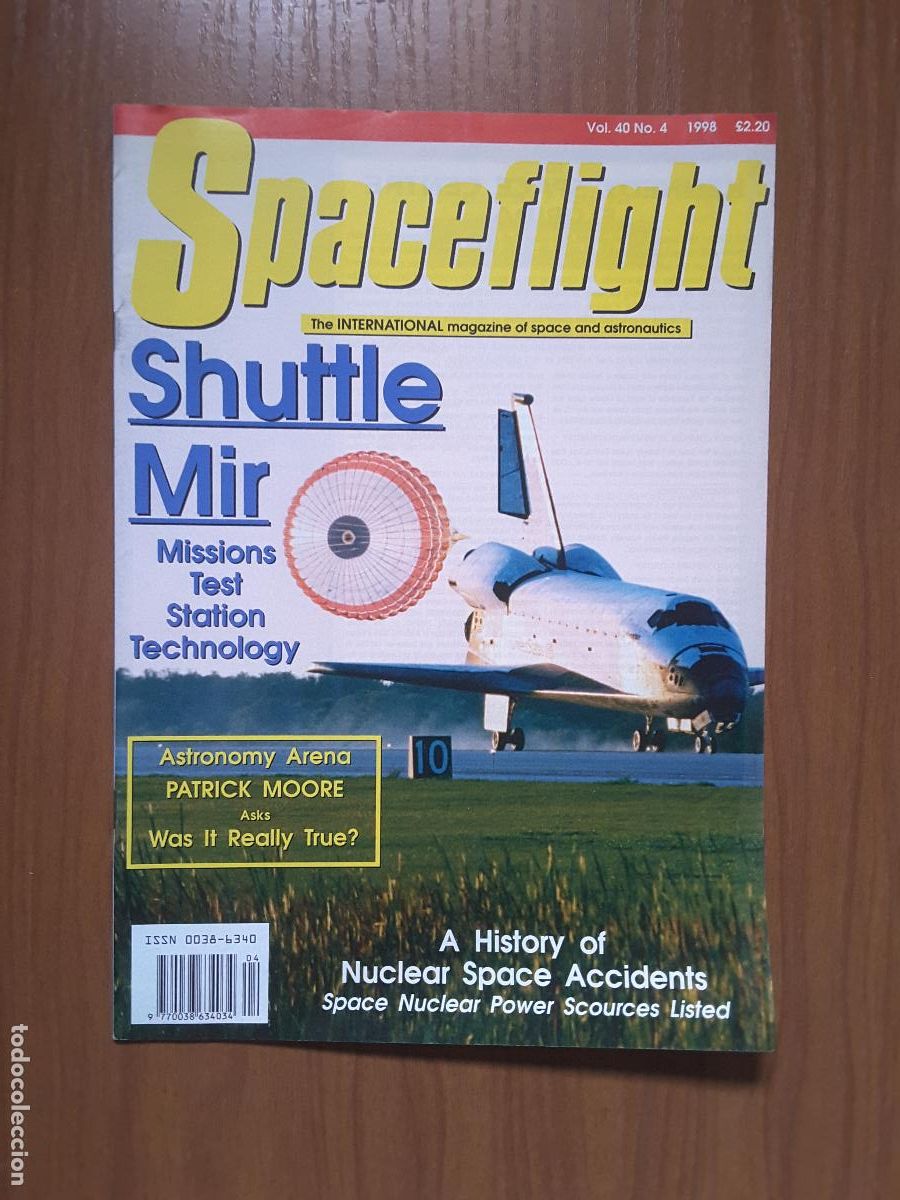 Libros de segunda mano: Spaceflight Vol. 40 No 4 - Revista exploraci&oacute;n del espacio en ingl&eacute;s. - Foto 1