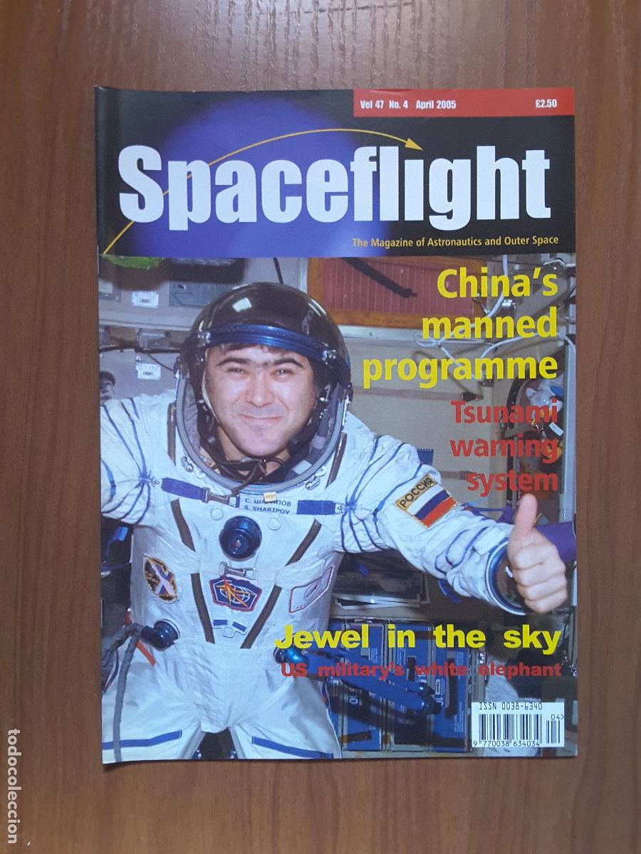 Libros de segunda mano: Spaceflight Vol. 47 No 4 - Revista exploraci&oacute;n del espacio en ingl&eacute;s. - Foto 1