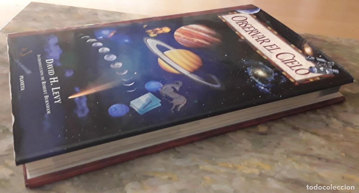 Libros de segunda mano: OBSERVAR EL CIELO. DAVID H. LEVY. - Foto 2