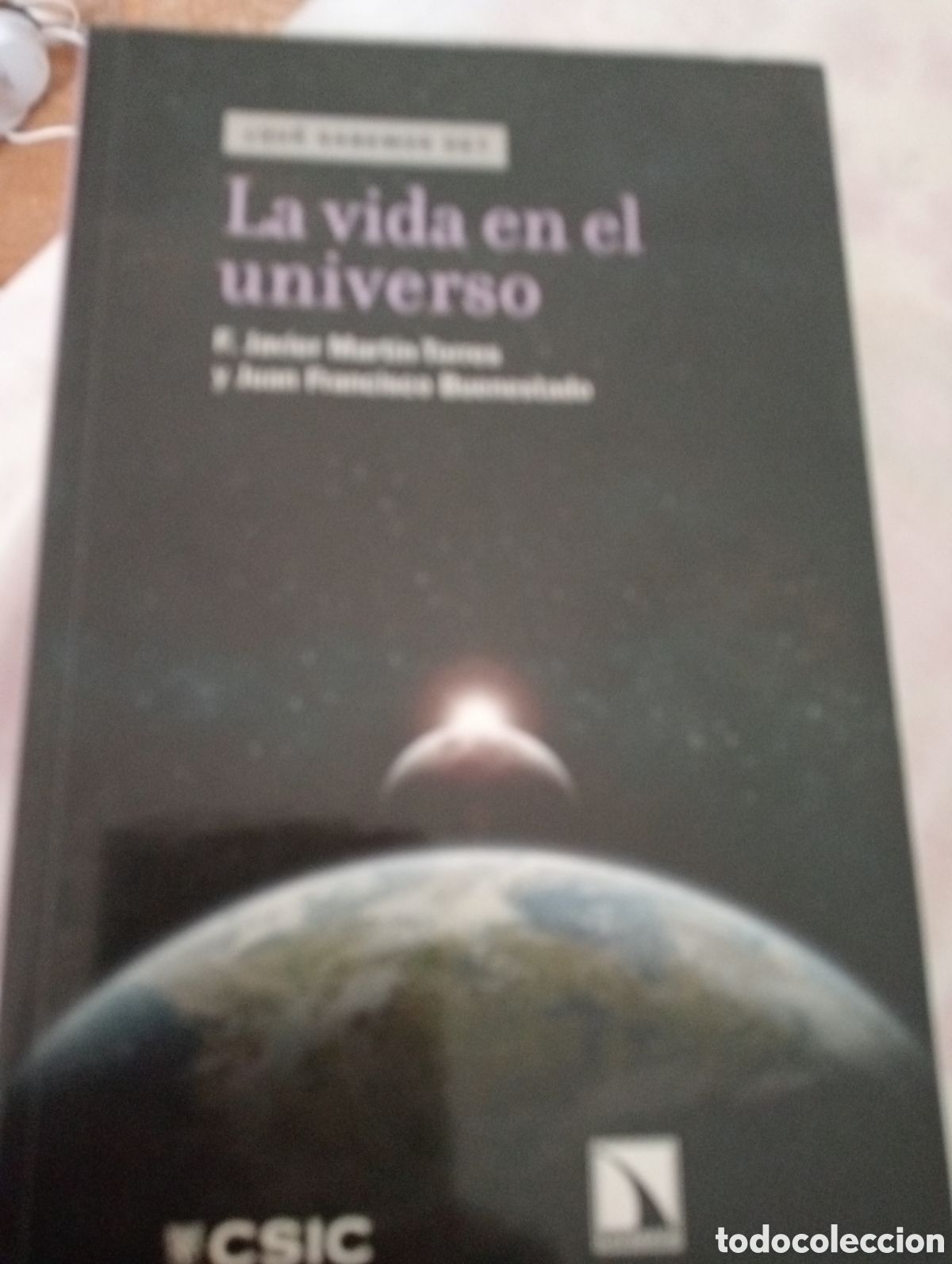 Libros de segunda mano: La vida en el universo. CSIC - Foto 1