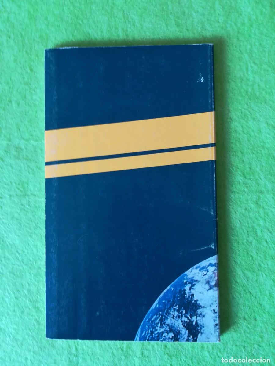 Libros de segunda mano: Halley el libro del cometa muy interesante 1985 - Foto 2