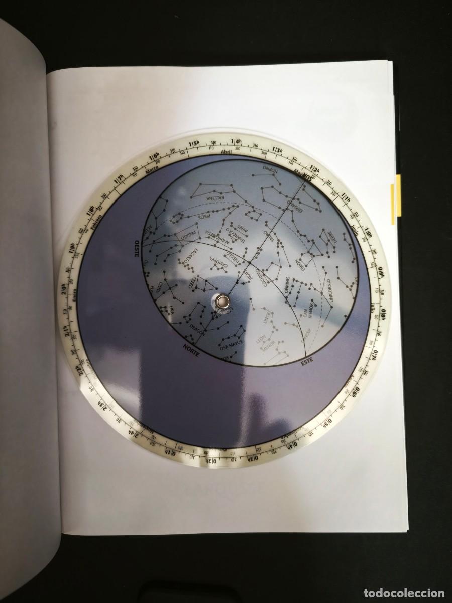 Libros de segunda mano: Observar las constelaciones a simple vista - Larousse - Foto 2