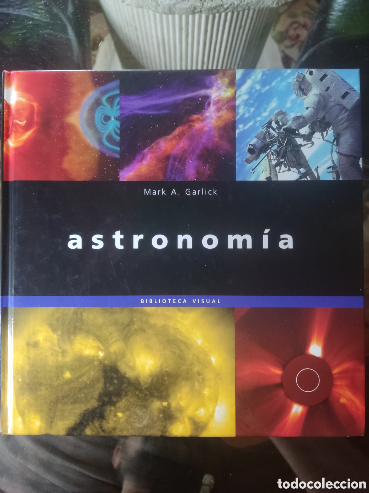 Libros de segunda mano: Astronom&iacute;a biblioteca visual - Foto 1
