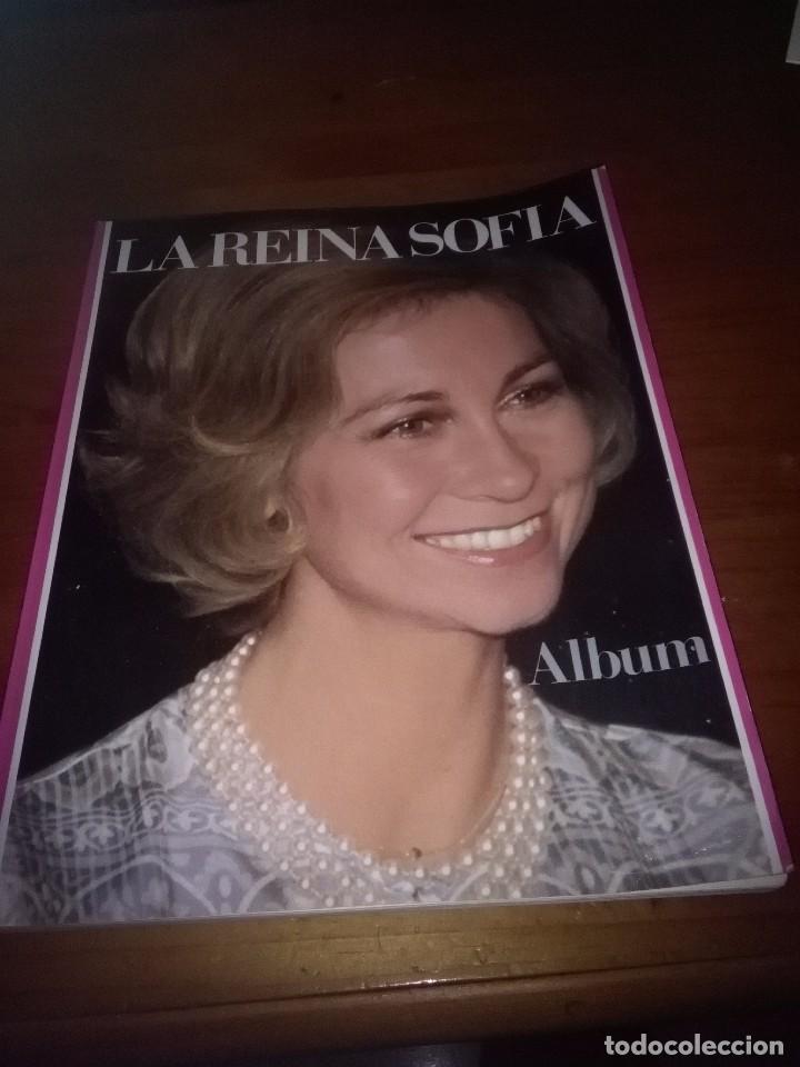 Libros de segunda mano: LA REINA SOFIA. ALBUM. EST24B6 - Foto 1