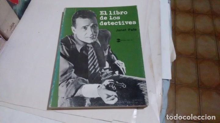 Libros de segunda mano: EL LIBRO DE LOS DETECTIVES - JANET PATE
