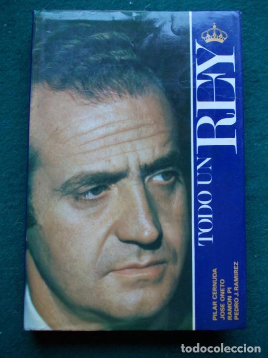 Libros de segunda mano: LIBRO TODO UN REY PILAR CERNUDA - Foto 1