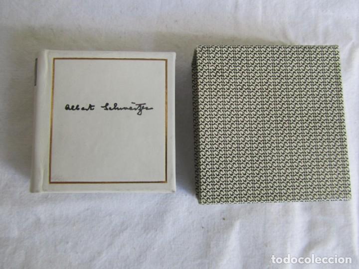 Libros de segunda mano: Libro en miniatura Albert Schweitzer 1982, en alem&aacute;n - Foto 2