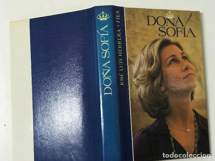 Libros de segunda mano: Jos&eacute; Luis Herrera. Do&ntilde;a Sof&iacute;a. Dedicatoria manuscrita del autor. - Foto 2