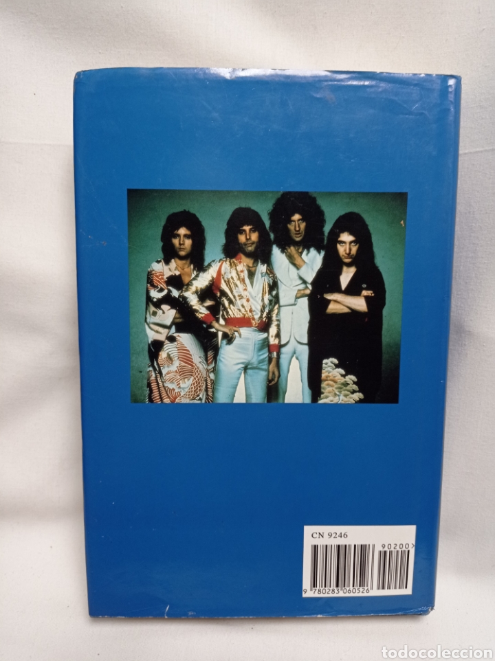 Libros de segunda mano: Queen as it began. Libro en ingl&eacute;s - Foto 2