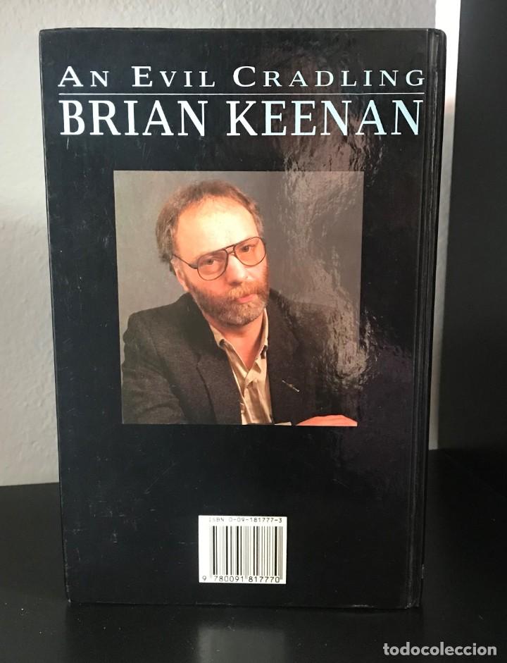 Libros de segunda mano: An Evil Cradling de Brian Keenan - Foto 2