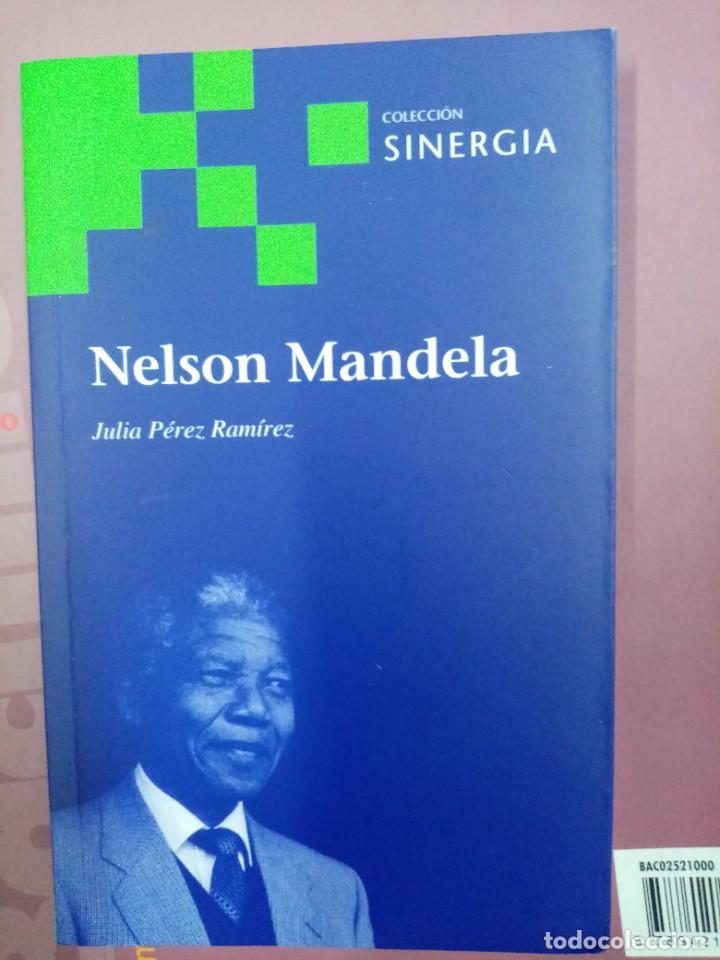 Libros de segunda mano: Nelson Mandela de Julia Perez Ramirez Ed. Sinergia - Foto 1