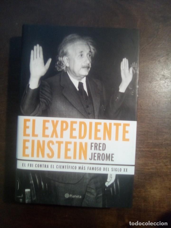 Libros de segunda mano: 2 libros de Einstein. Fred Jerome. El expediente Einstein. Highfield. Las vidas privadas de Einstein - Foto 2