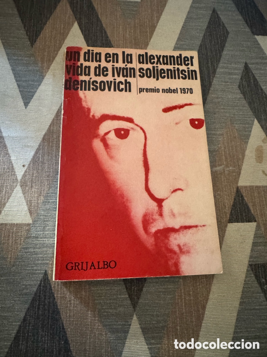 Libros de segunda mano: Un d&iacute;a en la vida de Iv&aacute;n Denisovich - Foto 1