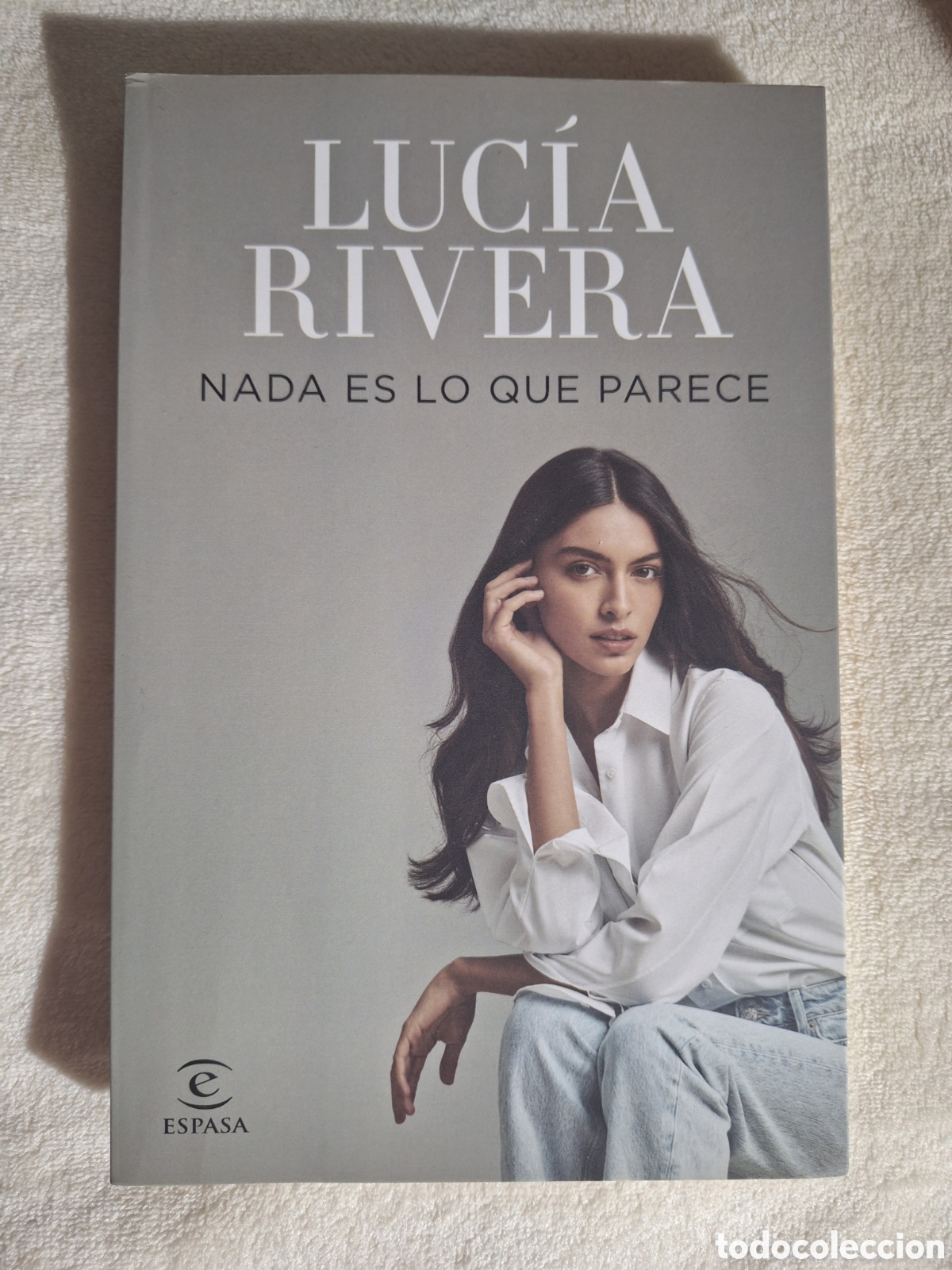 Livres d'occasion: Libro &rdquo;Nada es lo que parece&rdquo; Luc&iacute;a Rivera