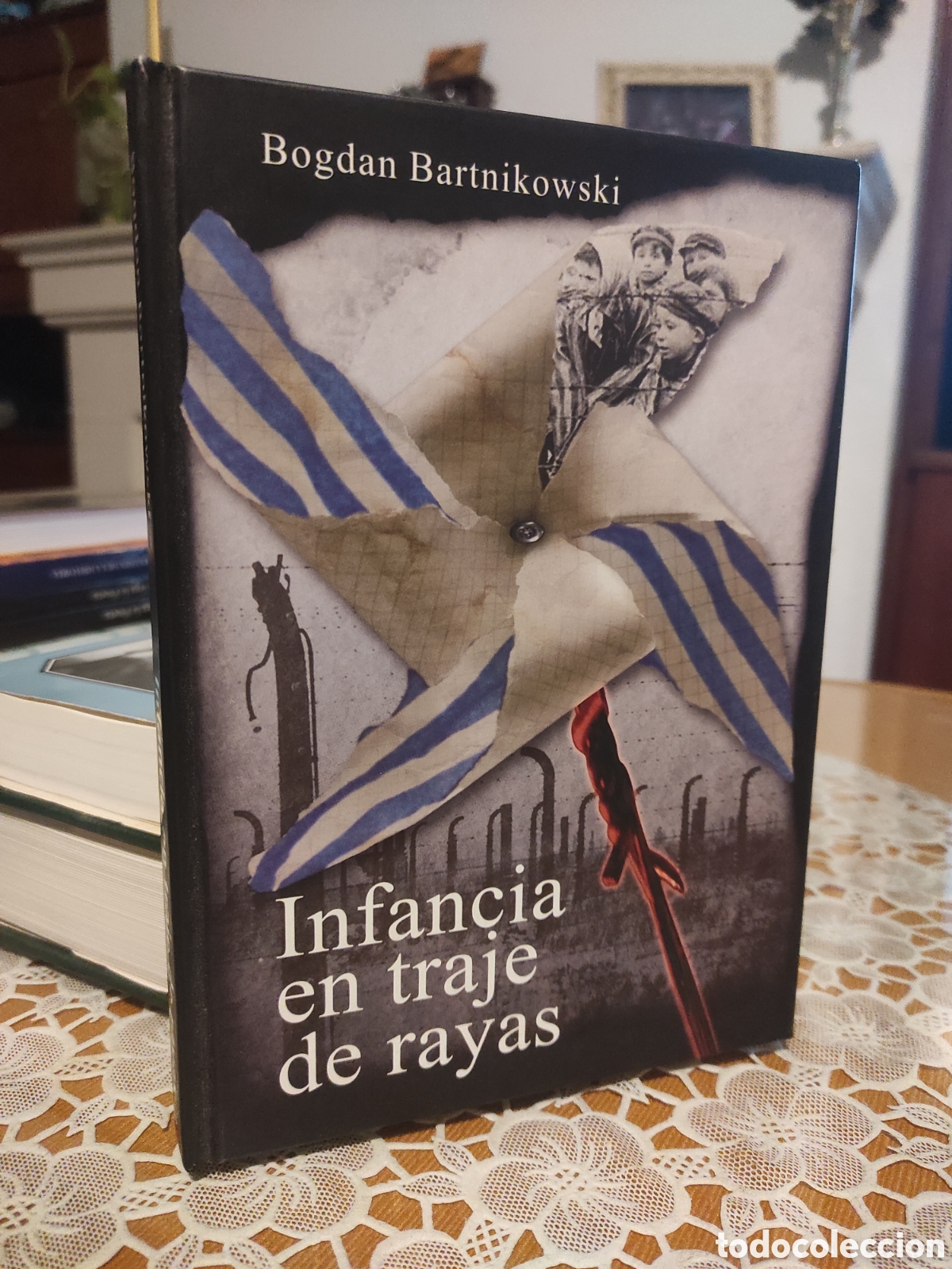 Libros de segunda mano: Infancia en traje de rayas.- Bartnikowski, Bogdan - Foto 1