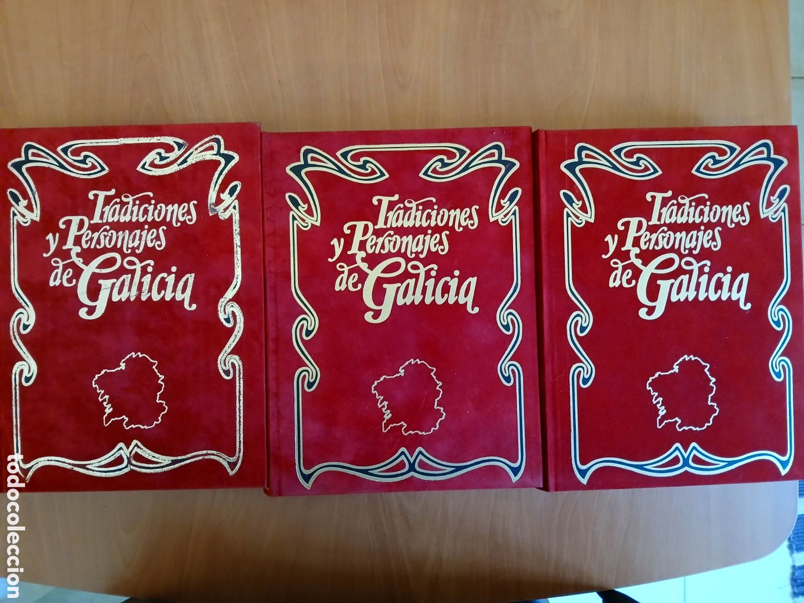 Second hand books: Tradiciones y Personajes de Galicia. Biograf&iacute;as. 3 tomos. GALICIA.