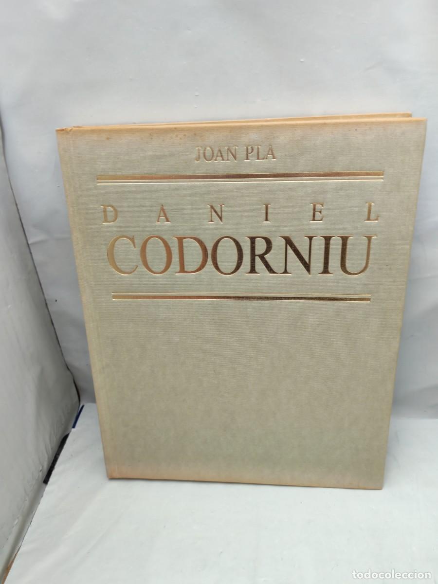 Second hand books: Joan Pla: DANIEL CODORN&Iacute;U: La Humanizaci&oacute;n del Arte (Firma Joan Pla+ dedicatoria dibujo de Codorn&iacute;u)