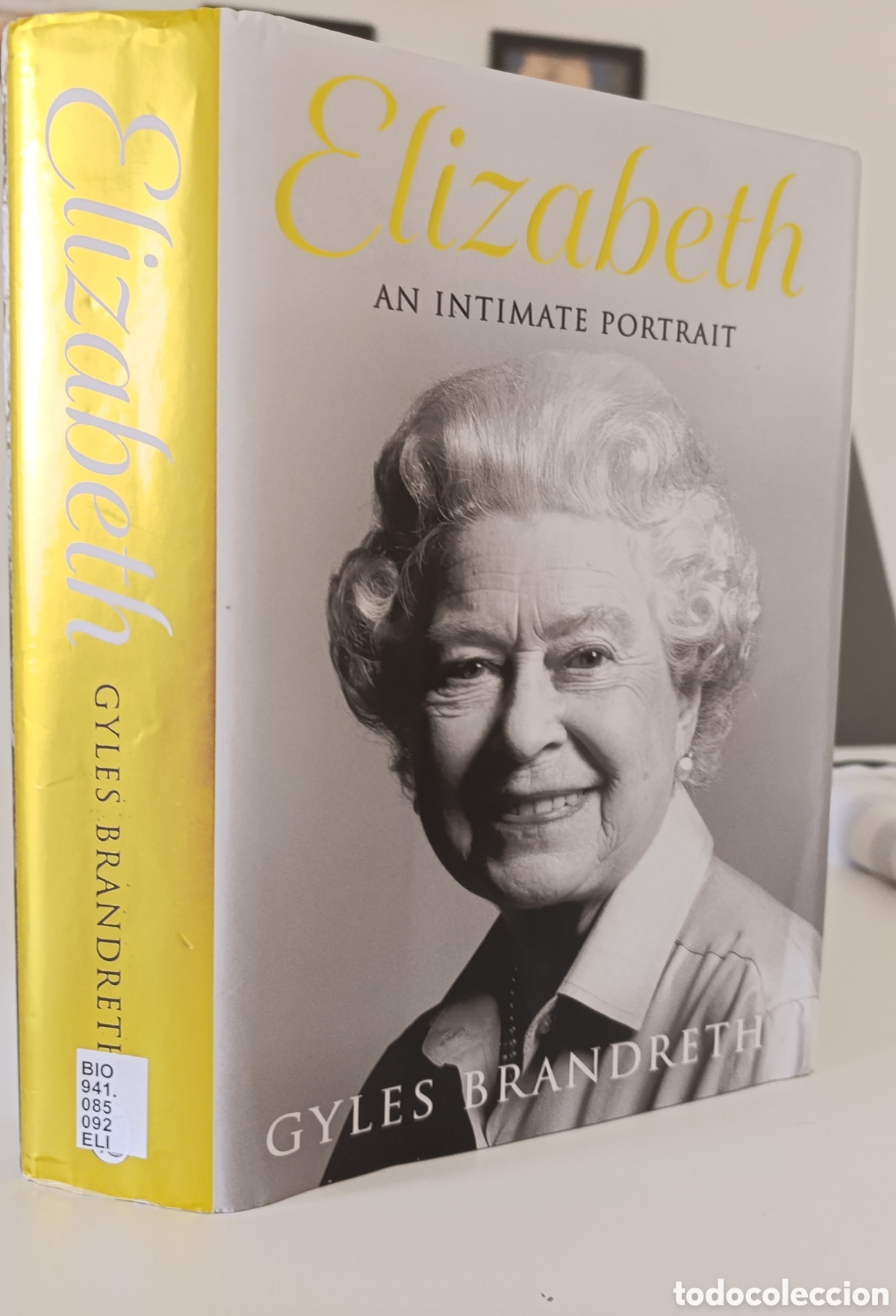 Libros de segunda mano: Gyles Brandreth Elizabeth an intimate portrait 2022 English ingl&eacute;s realeza reina Isabel II