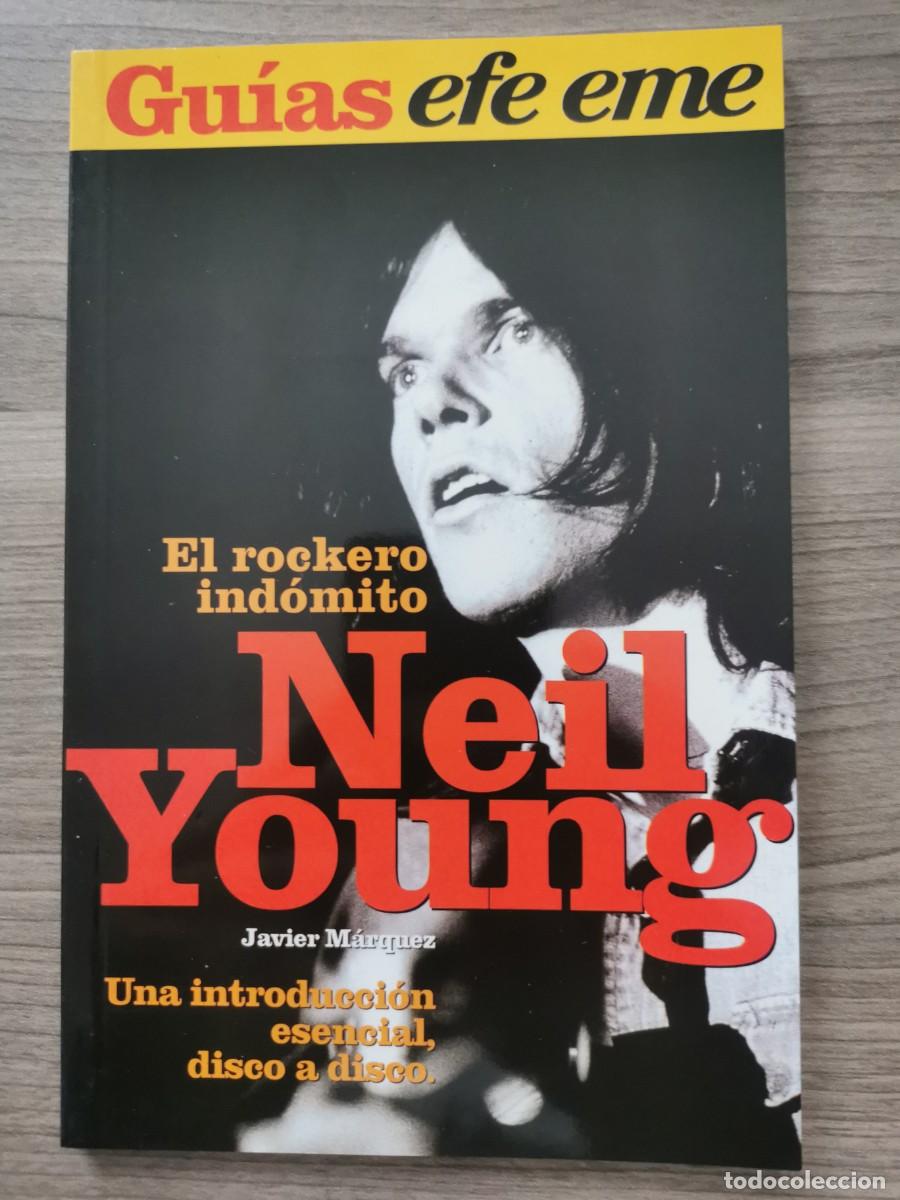 Libros de segunda mano: GU&Iacute;AS EFE EME - NEIL YOUNG