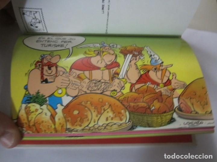 Libros de segunda mano: LIBRO DE POSTALES DE ASTERIX EN CATALAN - Foto 4