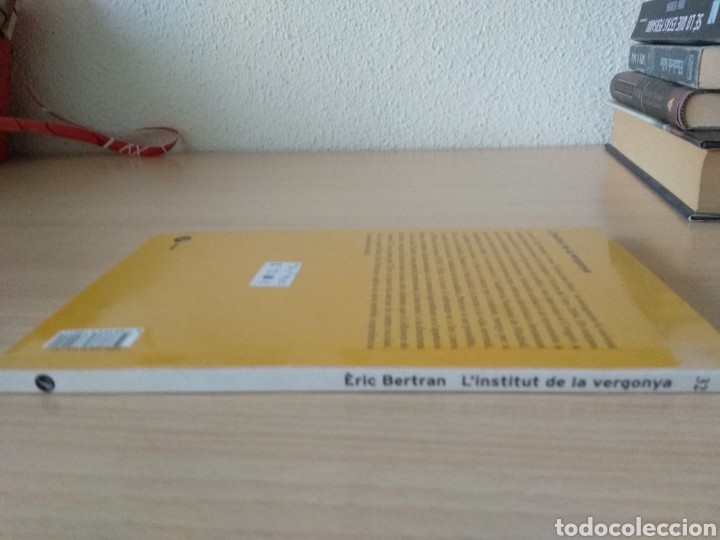 Libros de segunda mano: Linstitut de la vergonya. &Egrave;ric Bertran. Catal&aacute;n - Foto 3