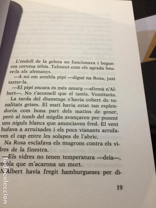 Libros de segunda mano: Una cinta de dol al capell - Lloren&ccedil; Capell&agrave; - Foto 3